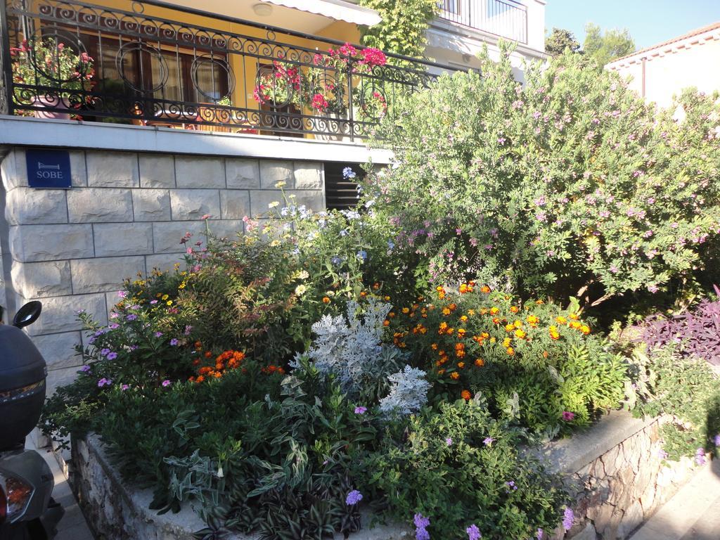 Guesthouse Apartment Bozica Bol Luaran gambar