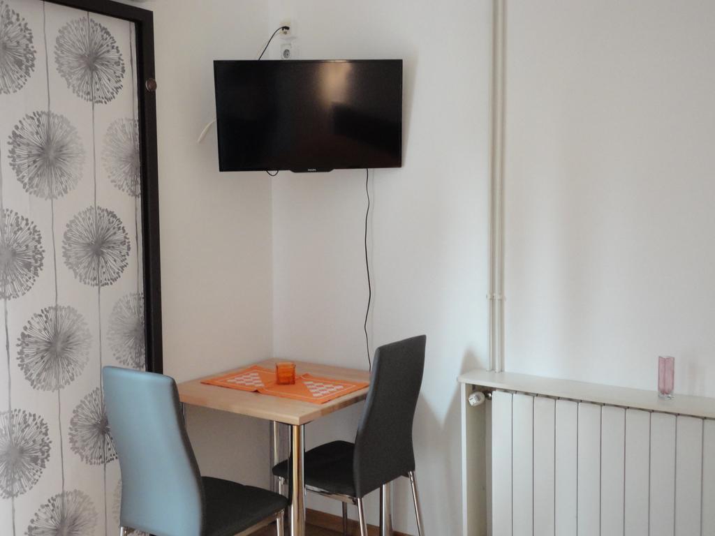Guesthouse Apartment Bozica Bol Bilik gambar