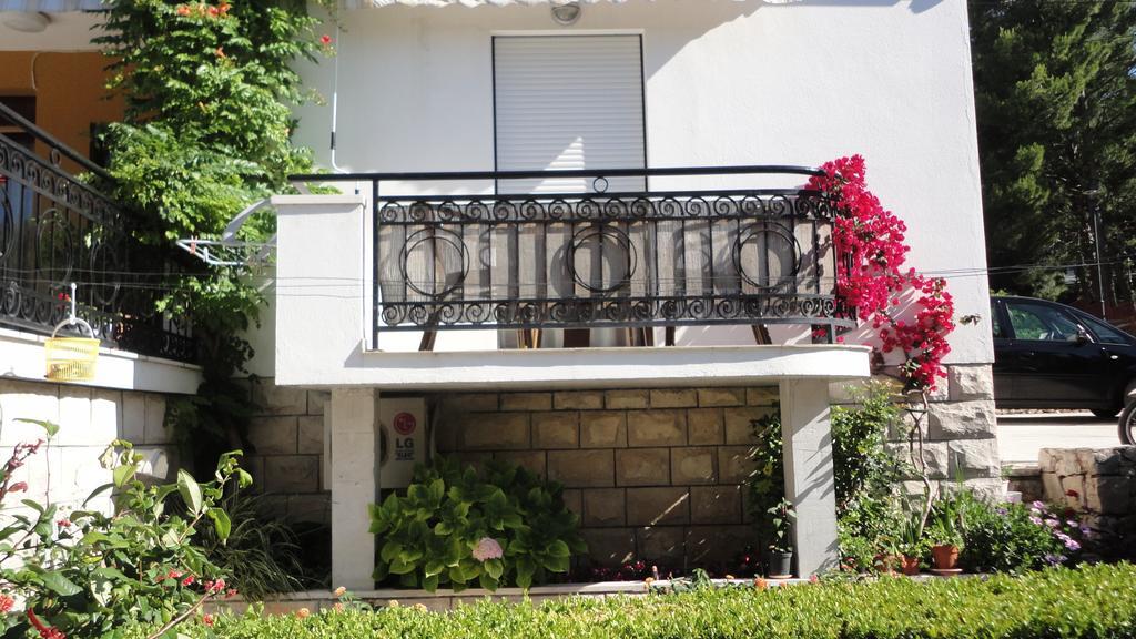 Guesthouse Apartment Bozica Bol Bilik gambar