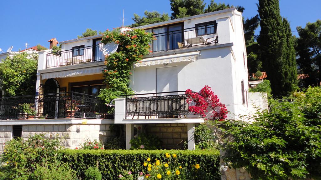 Guesthouse Apartment Bozica Bol Luaran gambar
