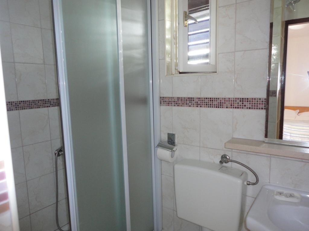 Guesthouse Apartment Bozica Bol Luaran gambar