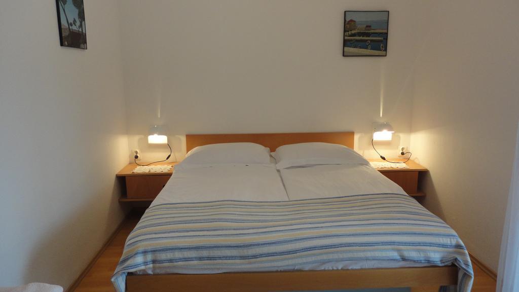 Guesthouse Apartment Bozica Bol Luaran gambar