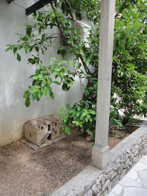Guesthouse Apartment Bozica Bol Luaran gambar