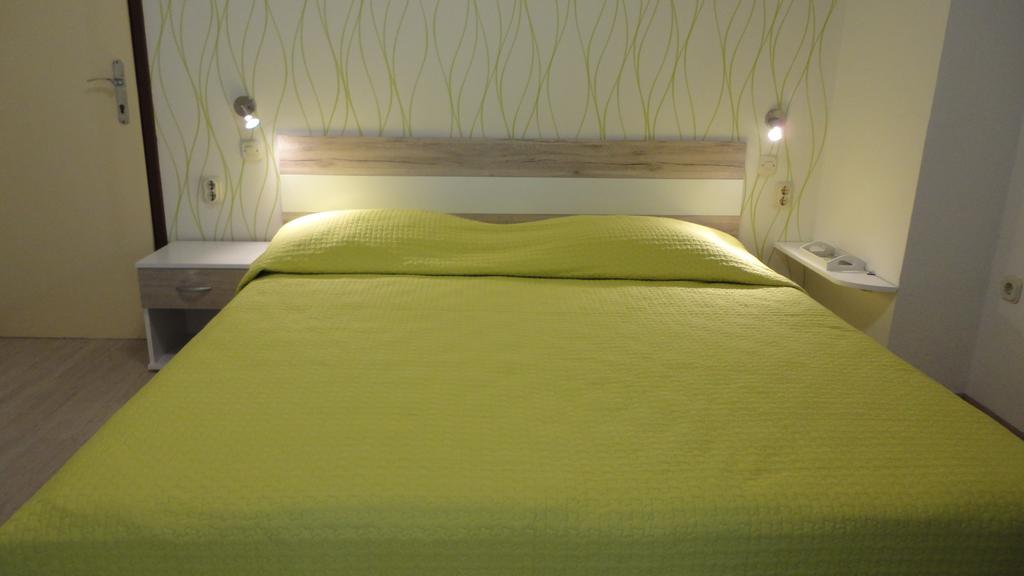 Guesthouse Apartment Bozica Bol Luaran gambar